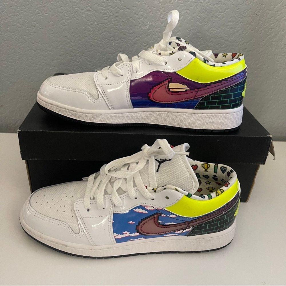 Jordan 1 Low Old School Gaming - DM8969-114 - Size 7Y